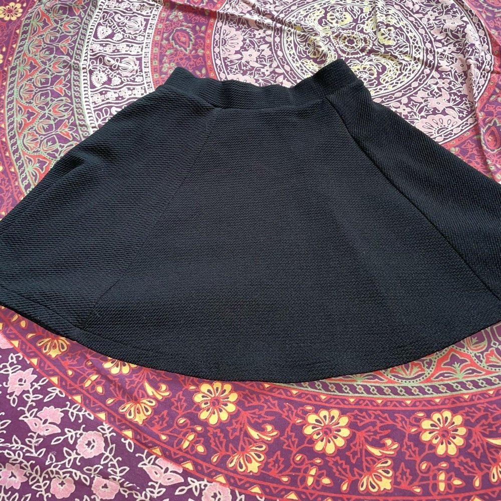 Black skater skirt